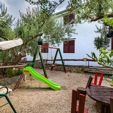 Damir 公寓