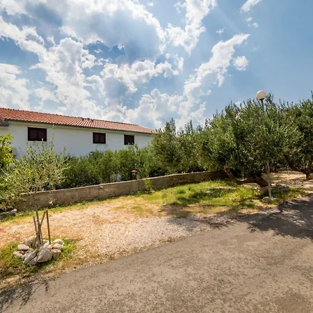 Damir Apartament *