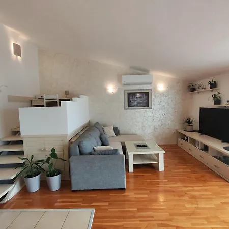 شقة Damir Tučepi